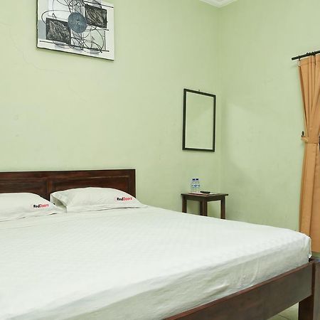 Reddoorz @ Mataram Kuta 3 Hotel Exterior foto